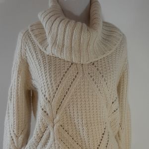 Pretty JCP soft wool blend cowl neck sweater M